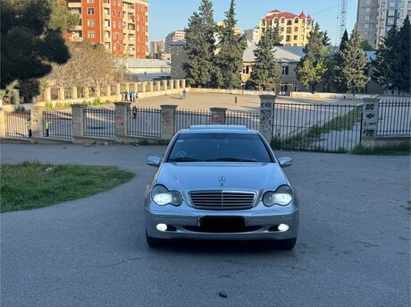 Mercedes C 240
