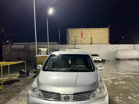 Nissan Tiida 2006