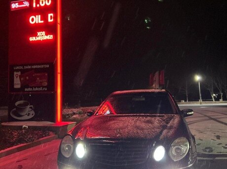 Mercedes E 270 2003