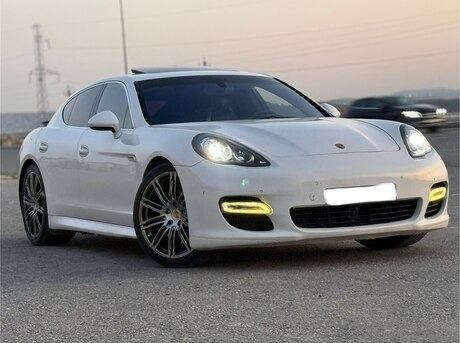 Porsche Panamera Turbo 2010