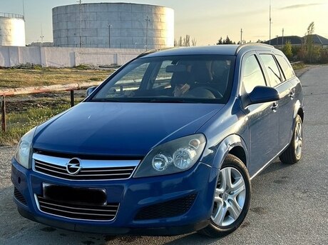 Opel Astra 2010