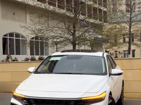Hyundai Elantra 2025