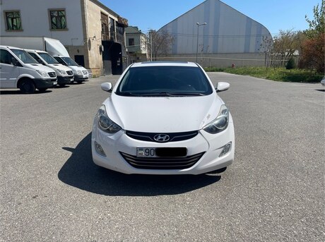 Hyundai Elantra 2012