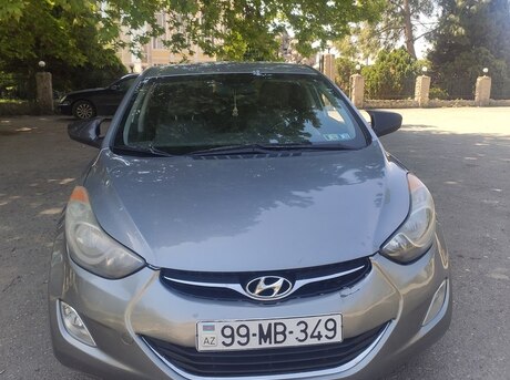 Hyundai Elantra 2012