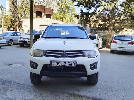 Mitsubishi L200 2013