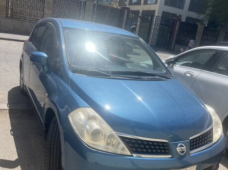 Nissan Tiida 2007