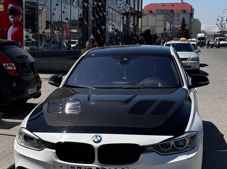 BMW 330 2016