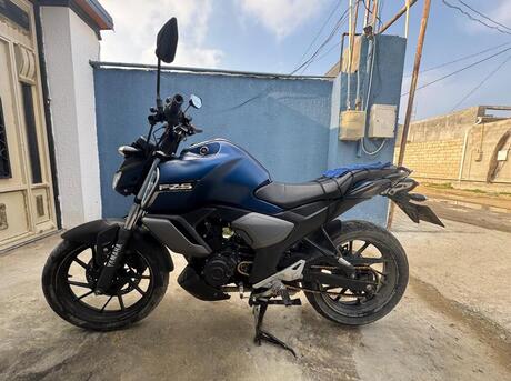 Yamaha FZ-S FI Deluxe