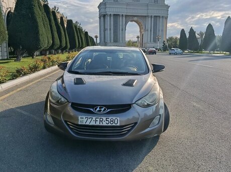 Hyundai Elantra 2012