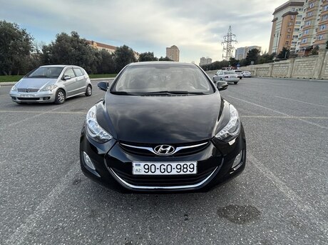 Hyundai Elantra 2012