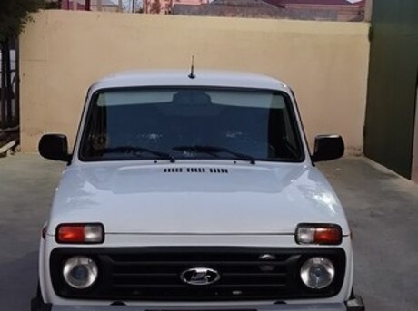 LADA (VAZ) Niva 2015