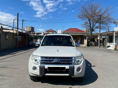 Mitsubishi Pajero 2010