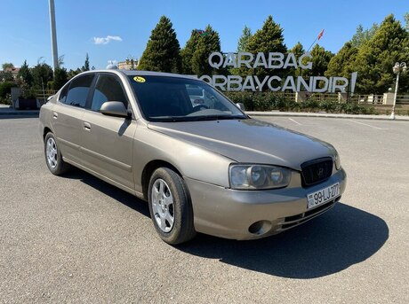 Hyundai Elantra 2001