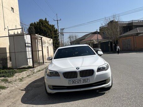 BMW 523 2010