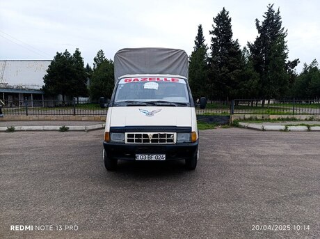 GAZ 2757 2001