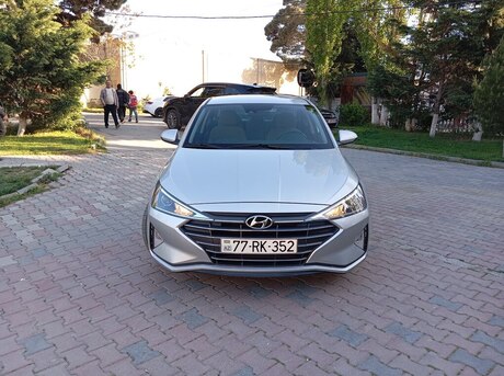 Hyundai Elantra 2019