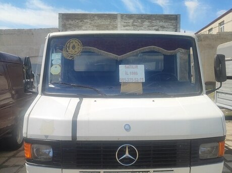 Mercedes 609 D 1986
