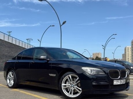 BMW 740 2011
