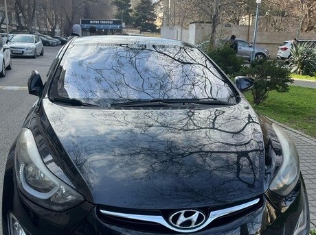 Hyundai Elantra 2012
