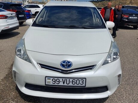 Toyota Prius V 2012