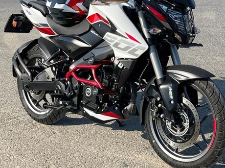 Bajaj Pulsar NS 200