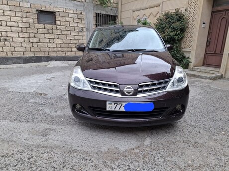 Nissan Tiida 2011