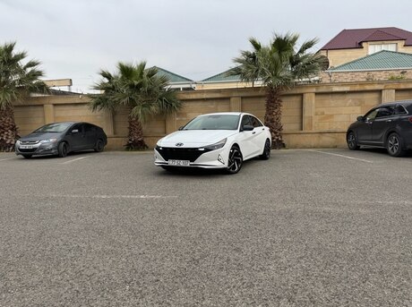 Hyundai Elantra 2021