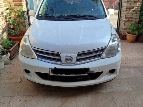 Nissan Tiida 2012