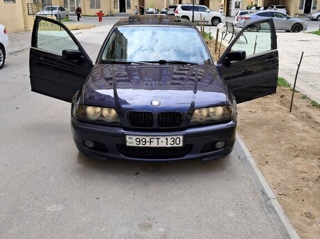 BMW 323 2000