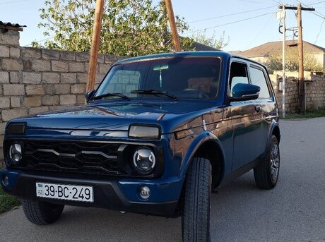 LADA (VAZ) Niva 2015