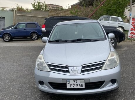 Nissan Tiida 2011