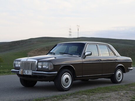 Mercedes  1984