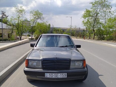 Mercedes 190 1990