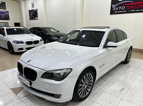 BMW 750 2011