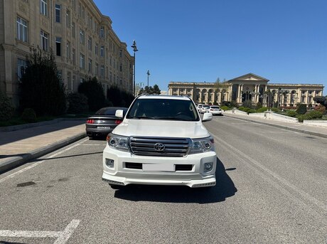Toyota Land Cruiser 2011