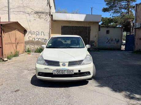 Nissan Tiida 2007