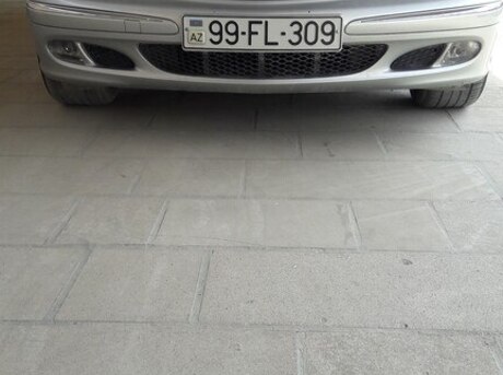 Mercedes E 240 2004