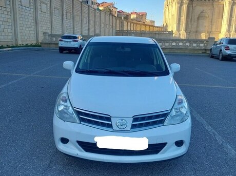 Nissan Tiida 2011