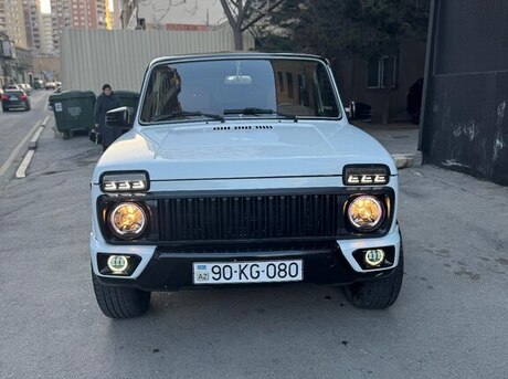 LADA (VAZ) Niva 2011