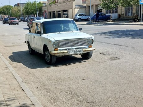 LADA (VAZ) 21011 1981