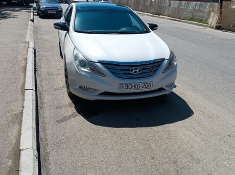 Hyundai Sonata 2010