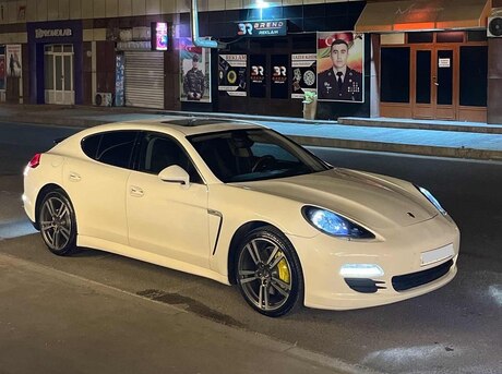 Porsche  2010