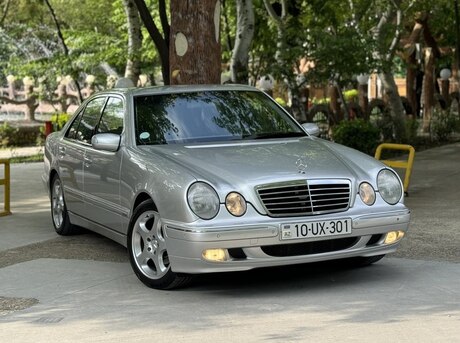 Mercedes E 240
