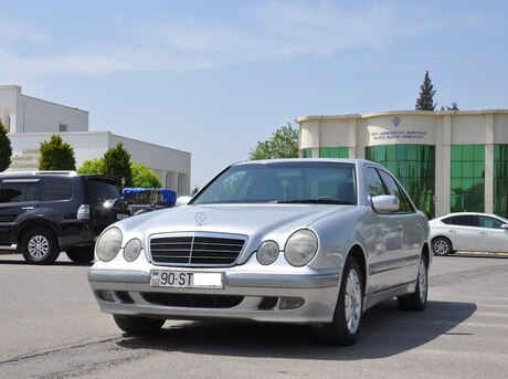 Mercedes E 240 2000