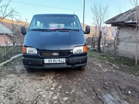 Ford Transit 2000