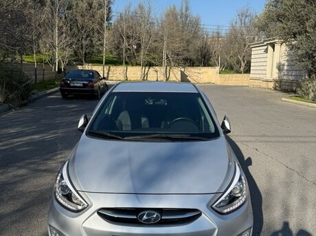 Hyundai Accent 2015