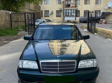 Mercedes C 180