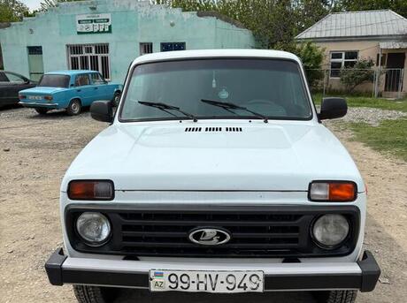 LADA (VAZ) Niva 2015