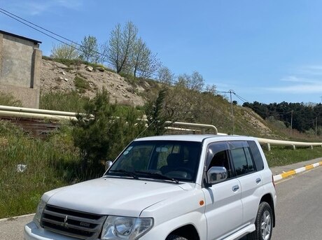 Mitsubishi Pajero io 2002
