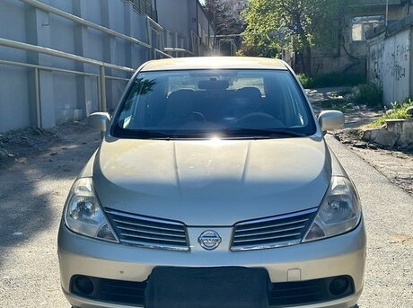 Nissan Tiida 2007